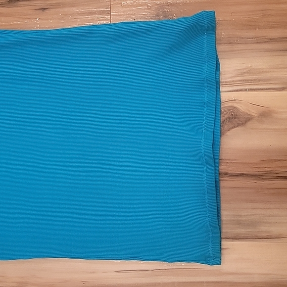 Turquoise Ribbed Tank Top - Picture 4 of 11